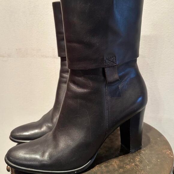 Elie Tahari Shoes - TAHARI Black Leather Ankle Boots with Square Heel and Buckle Detail Y2K